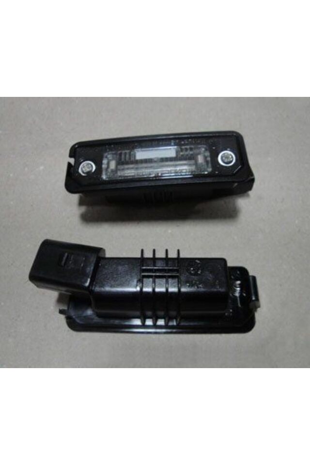 Volkswagen Golf 7 2013-2017 Model Arası Arka Plaka Lambası