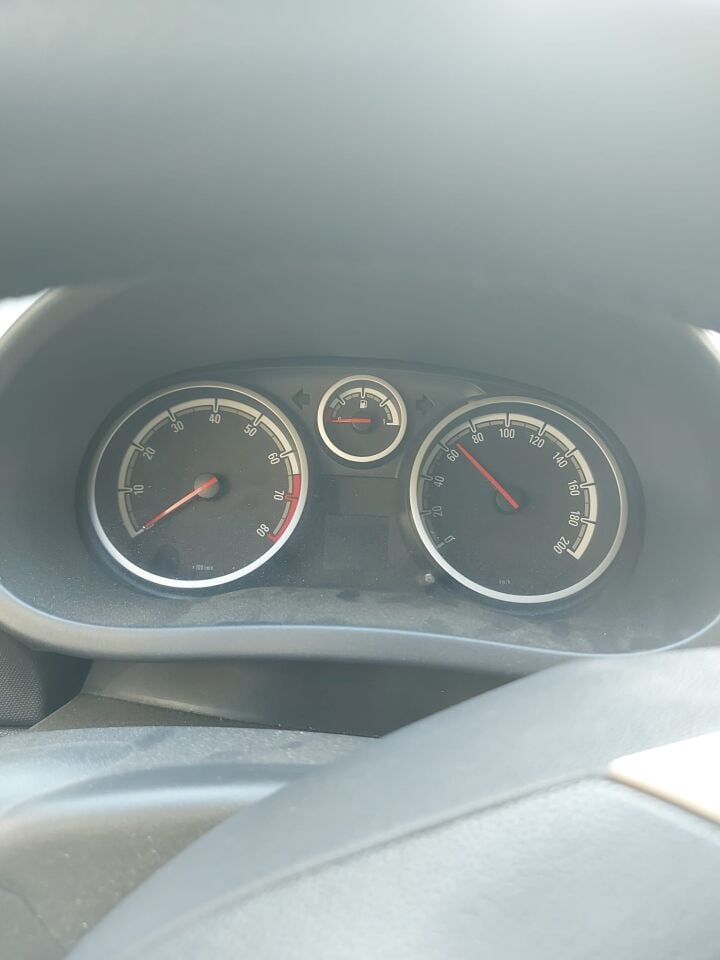 Corsa D gösterge paneli çıkma