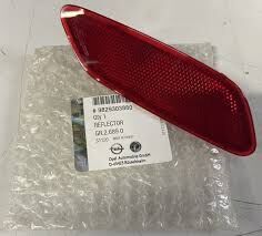 Opel Corsa F Arka Sağ Reklektör Orijinal